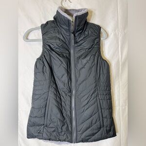 The North Face Women’s Reversible Mossbud Fuzzy Vest‎ Gray Size Small